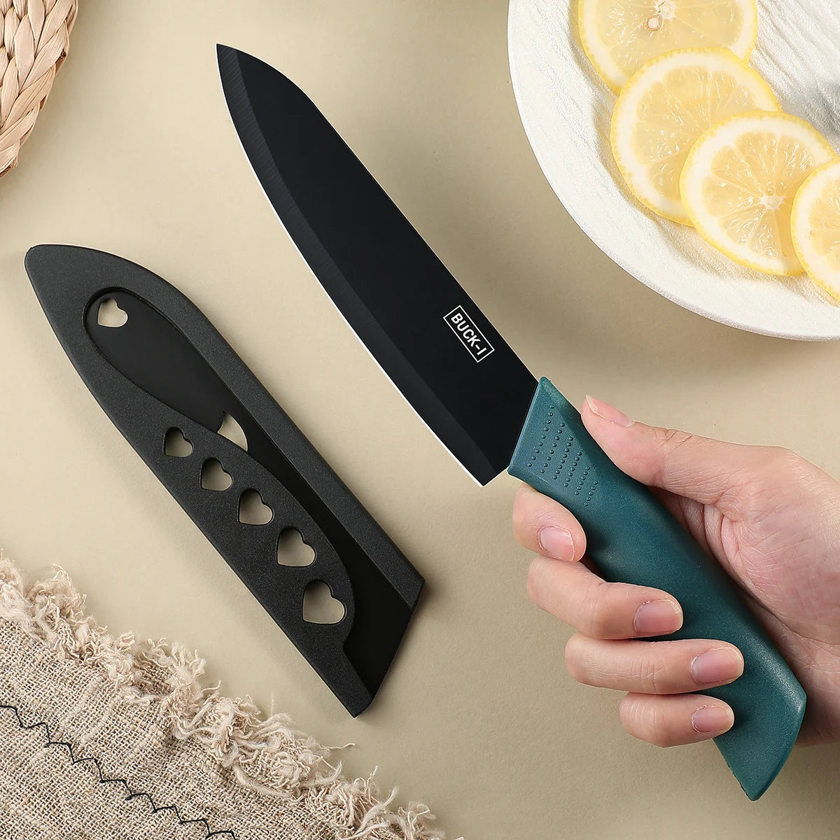 Kitchen knife set, including a small utility knife, chef's knife, and fruit knife with knife covers, for cutting meat, vegetable